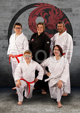 lirtzmanClarkFamily2_NOADS_5x7