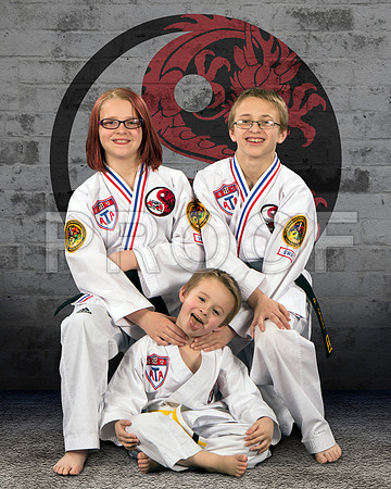grimmFamily1_8x10
