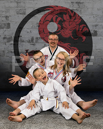 grimmFamily1_16x20